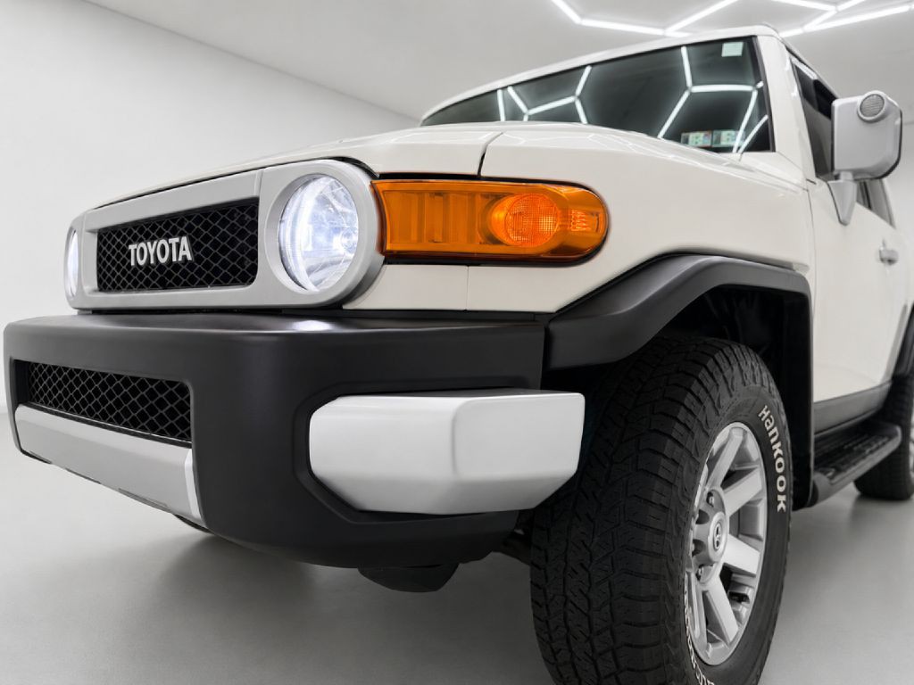 2014 Toyota FJ Cruiser Image 33