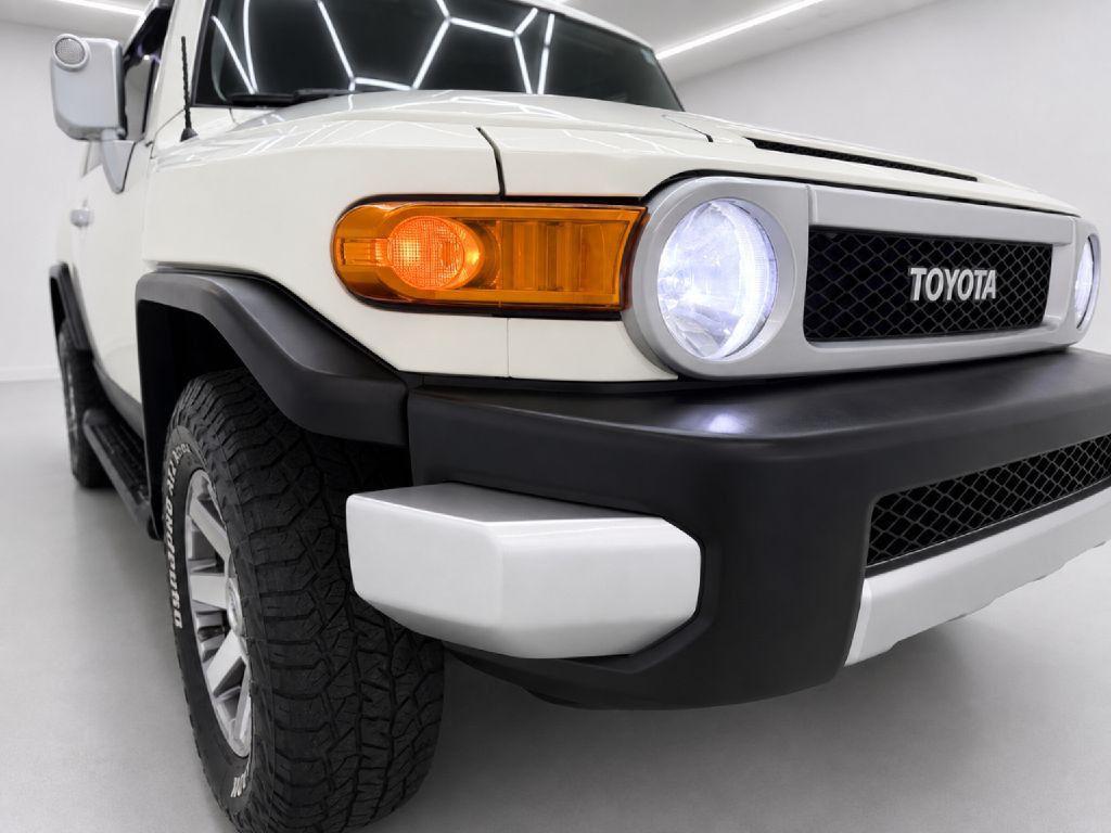 2014 Toyota FJ Cruiser Image 34