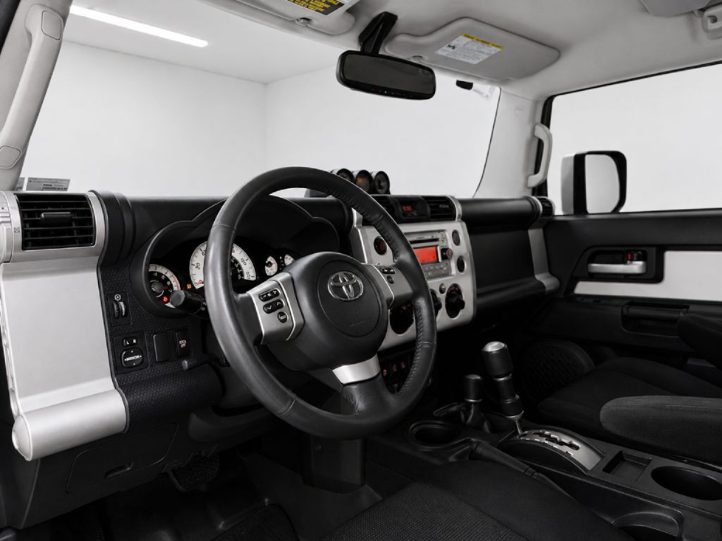 2014 Toyota FJ Cruiser Image 37