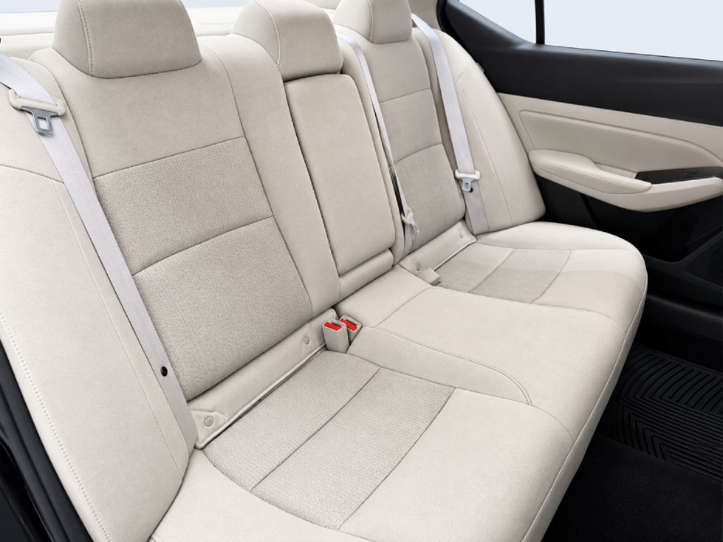 2022 Nissan Altima Image 24