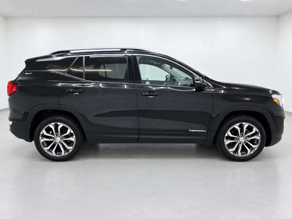 2021 GMC Terrain Image 2