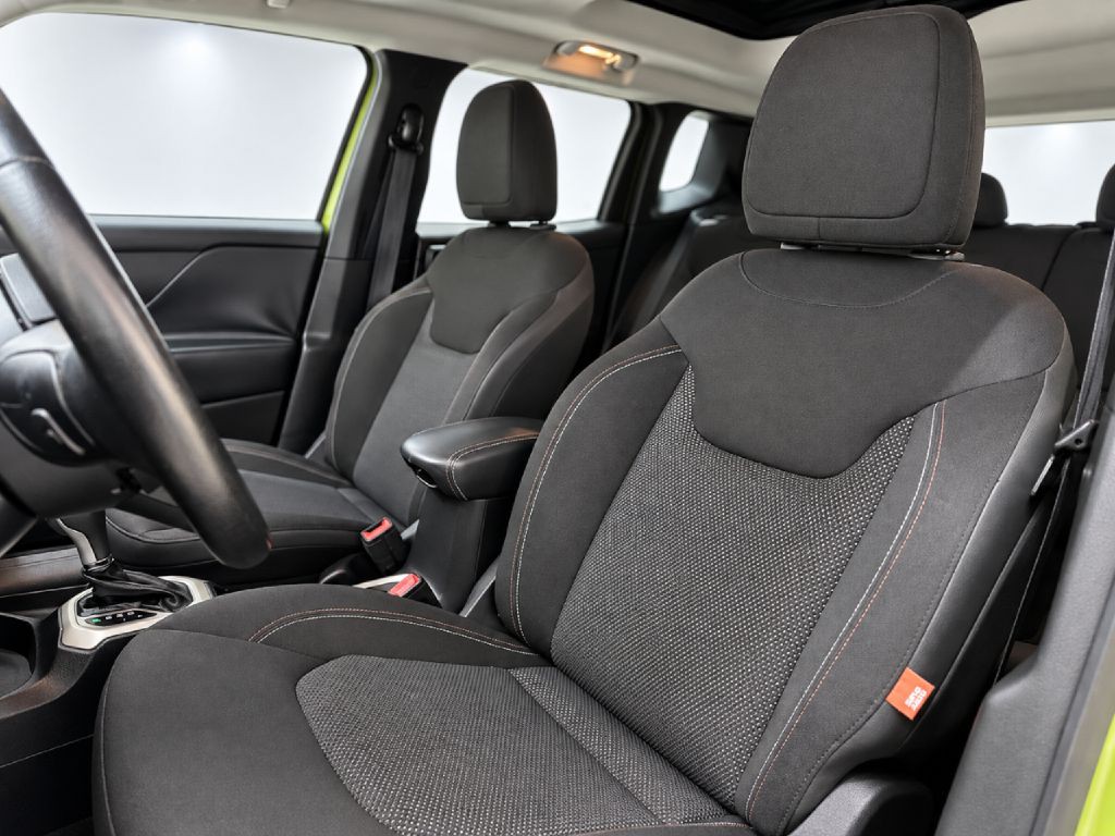 2016 Jeep Renegade Image 9