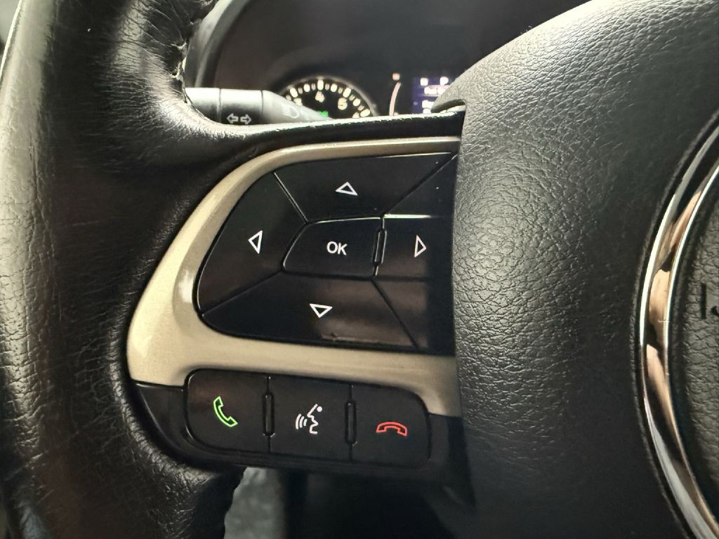 2016 Jeep Renegade Image 13