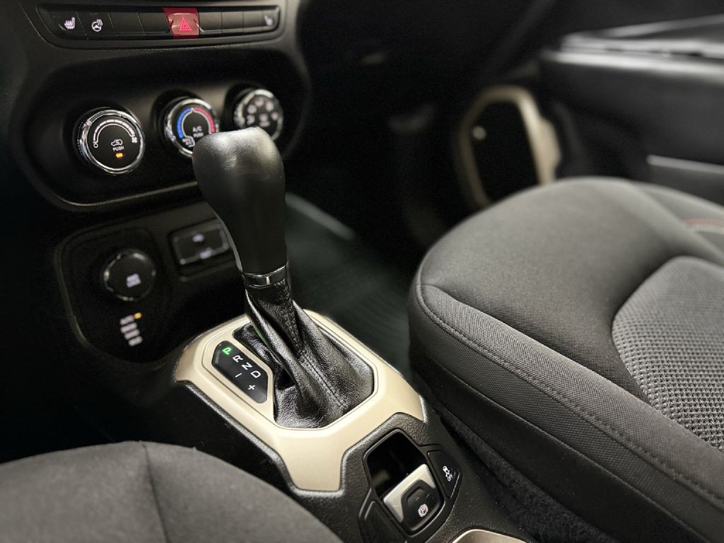 2016 Jeep Renegade Image 19
