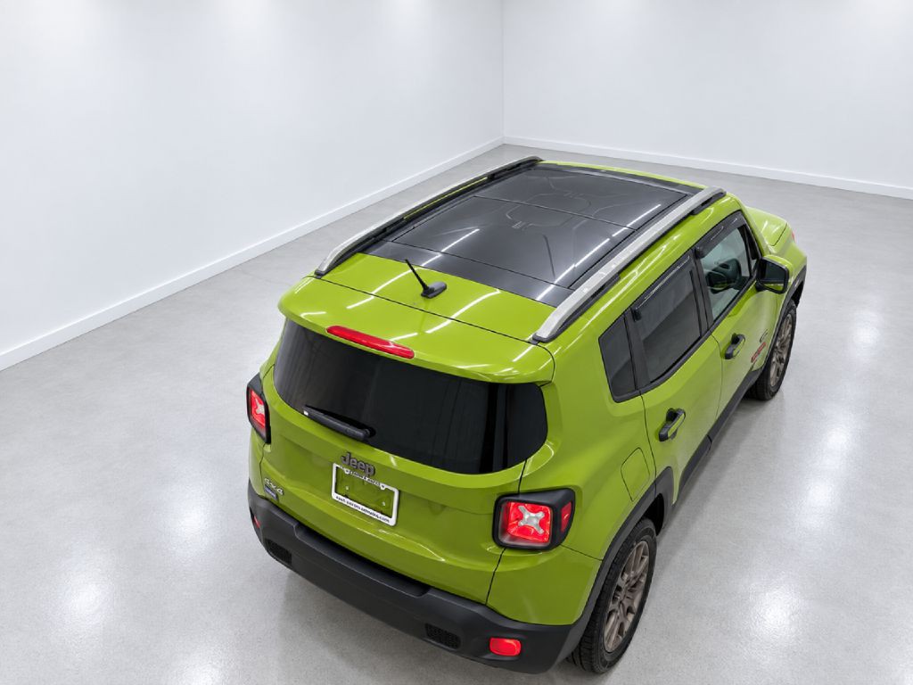 2016 Jeep Renegade Image 34