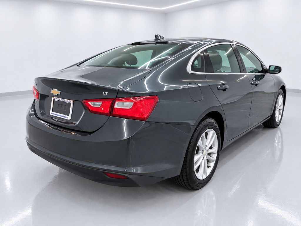 2018 Chevrolet Malibu Image 3