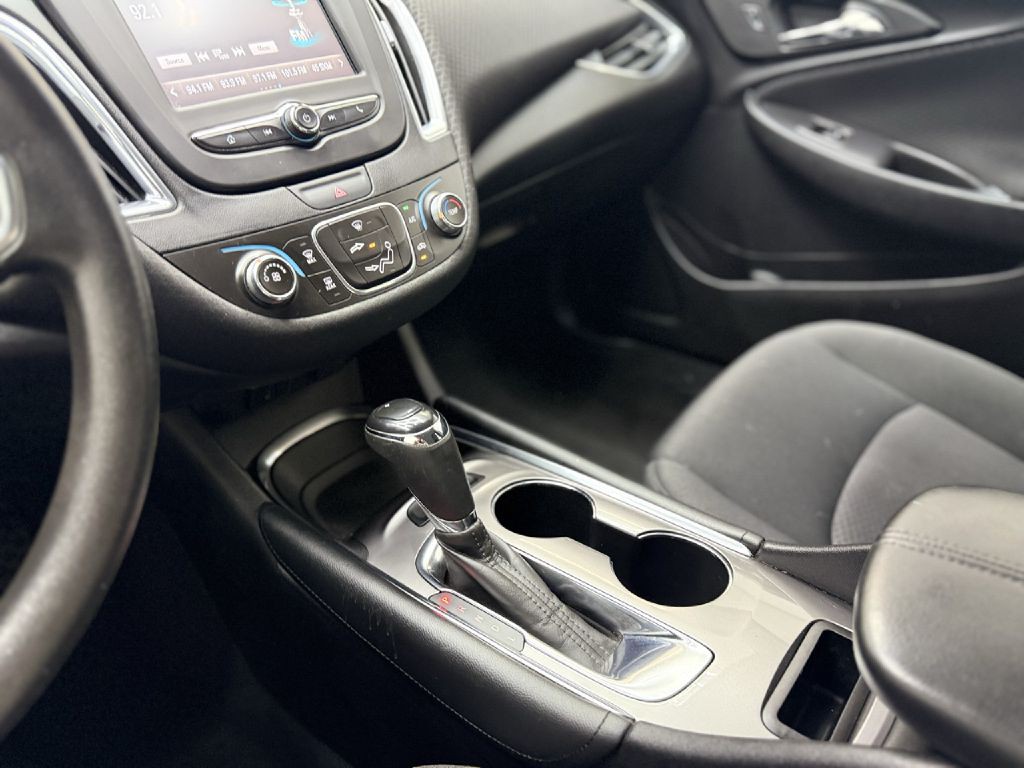 2018 Chevrolet Malibu Image 19
