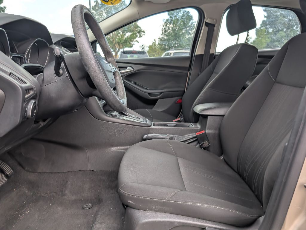 2017 Ford Focus Image 9