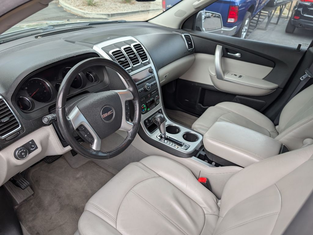 2008 GMC Acadia Image 9
