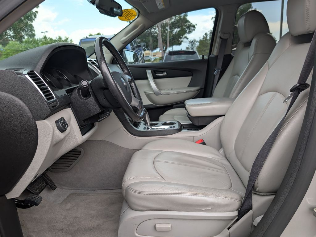 2008 GMC Acadia Image 10