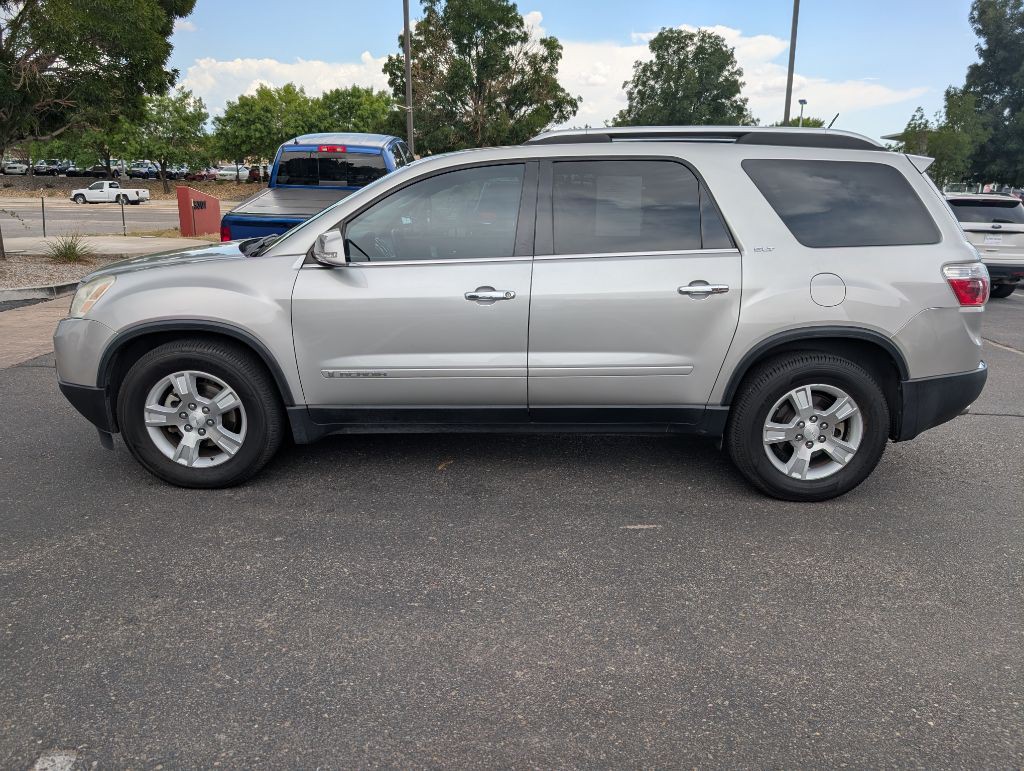 2008 GMC Acadia Image 2