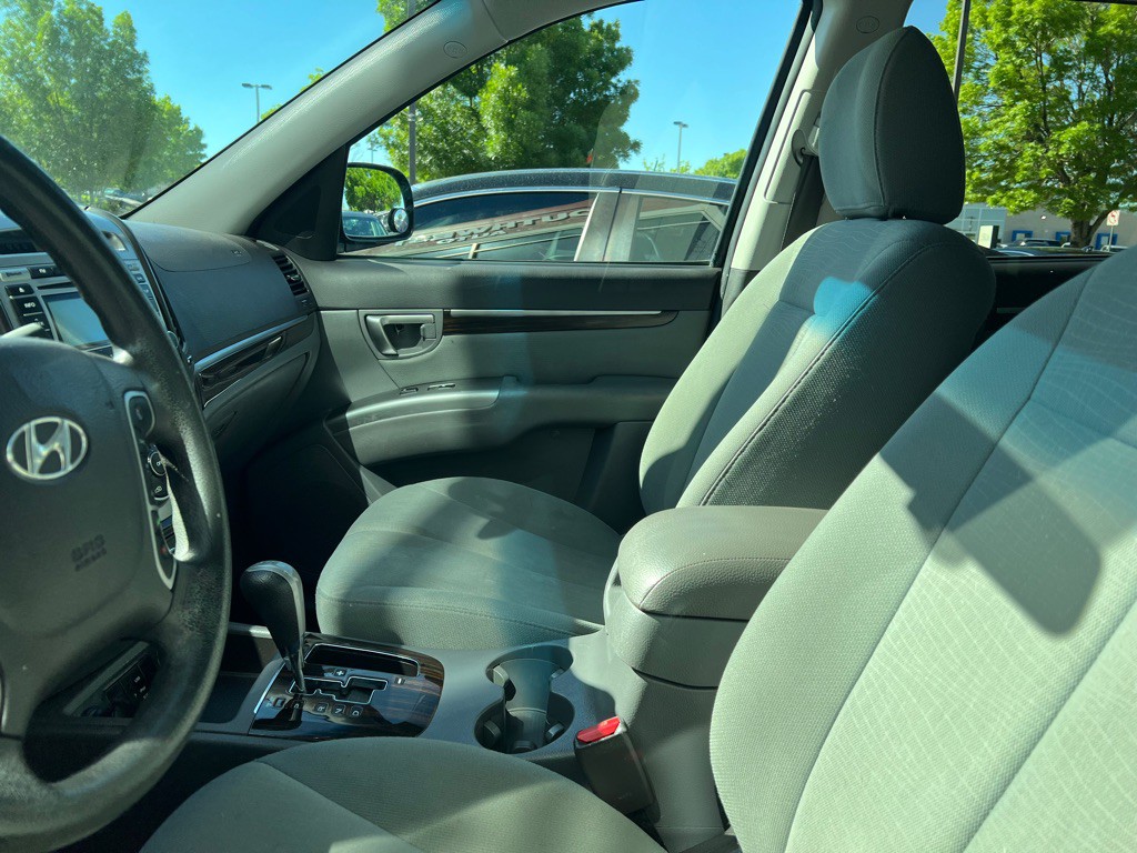 2012 Hyundai Santa Fe Image 9