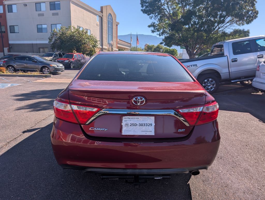 2016 Toyota Camry Image 4