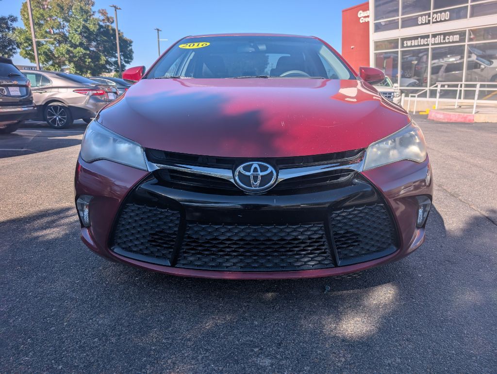 2016 Toyota Camry Image 8