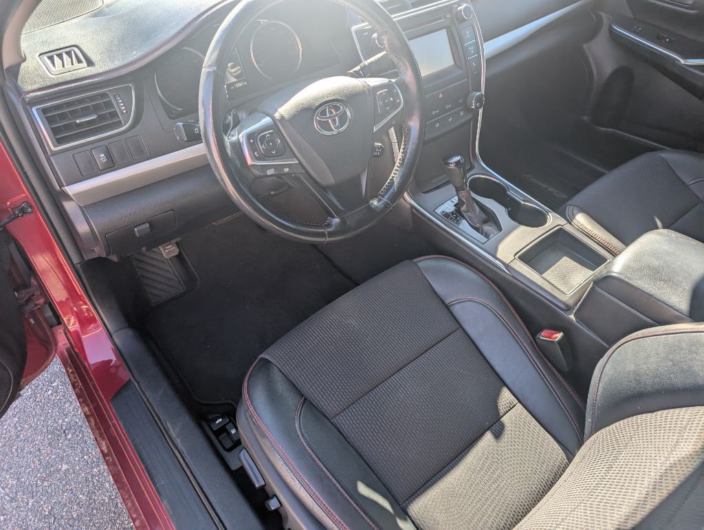 2016 Toyota Camry Image 9