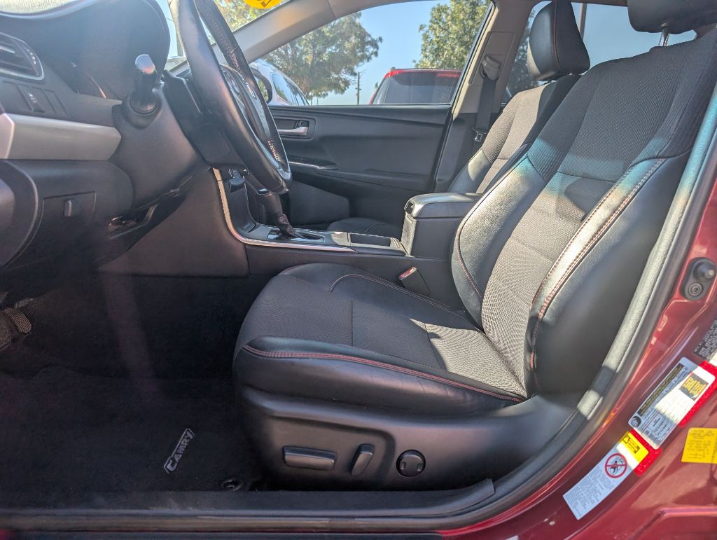 2016 Toyota Camry Image 10
