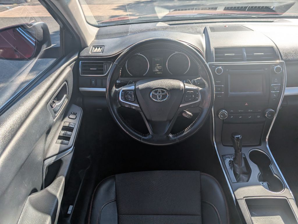 2016 Toyota Camry Image 12