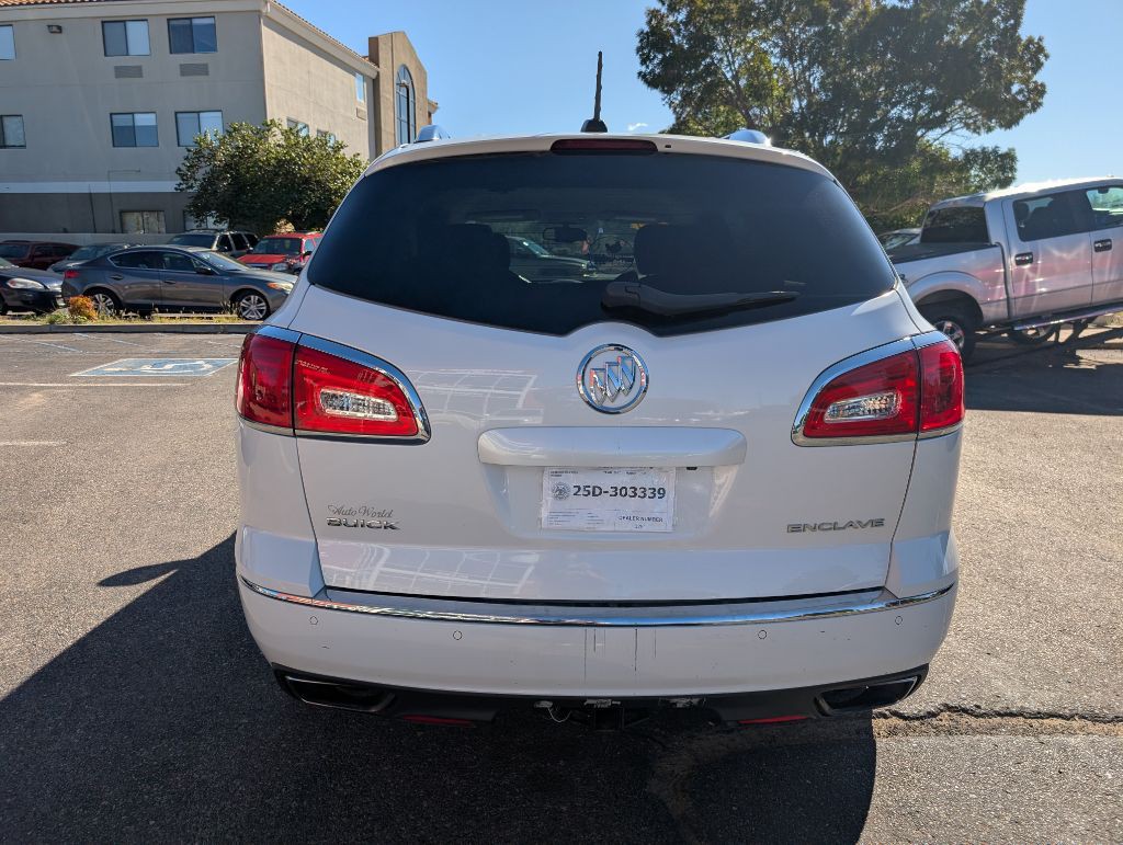 2017 Buick Enclave Image 3