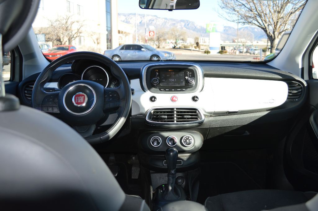 2017 FIAT 500 Image 9