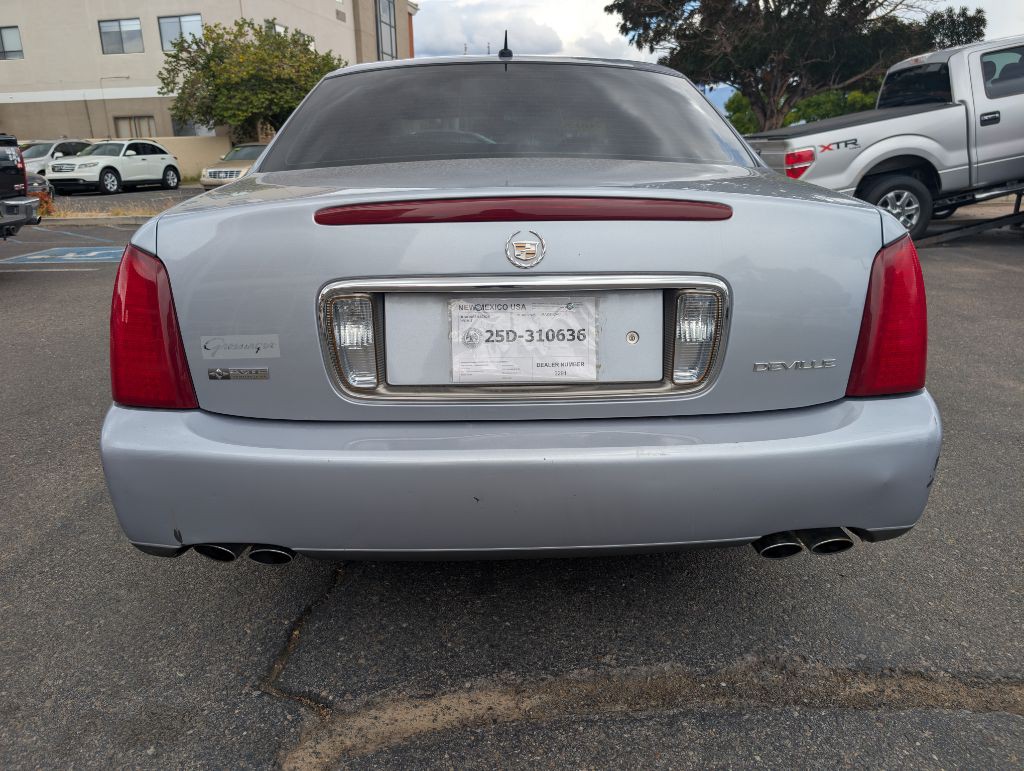 2005 Cadillac DeVille Image 4