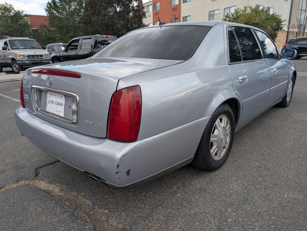 2005 Cadillac DeVille Image 5