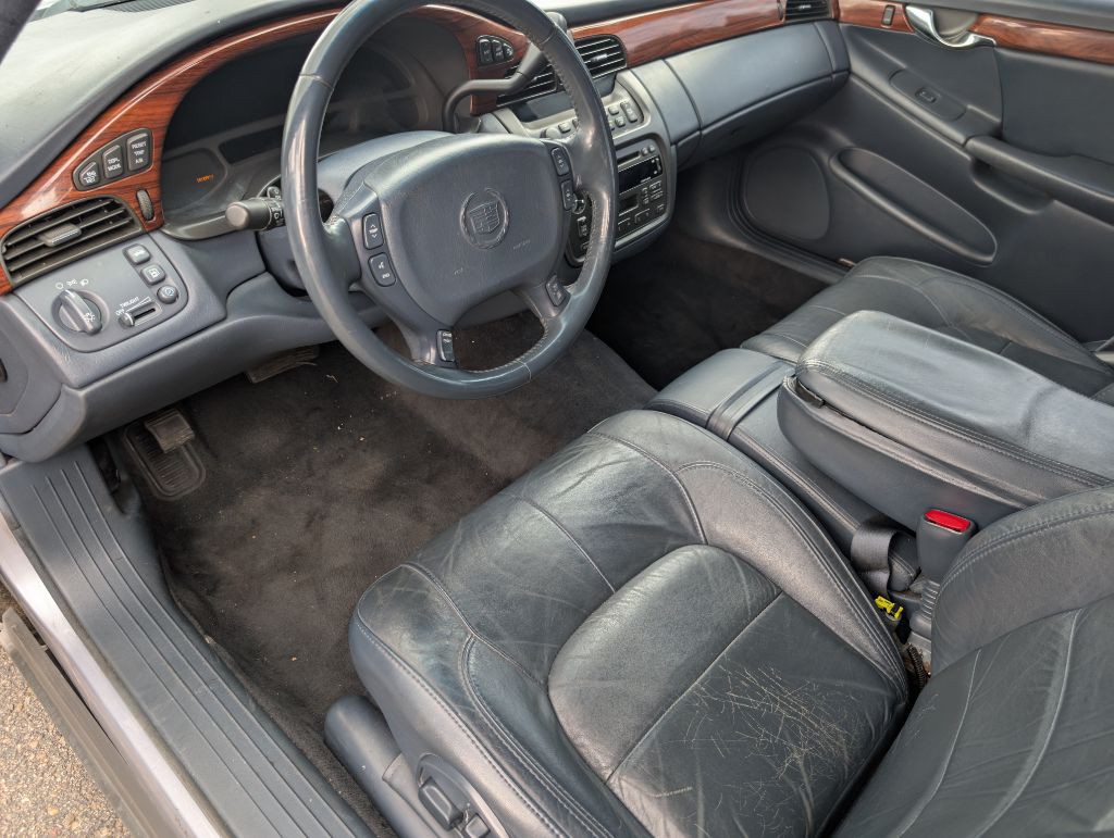 2005 Cadillac DeVille Image 10
