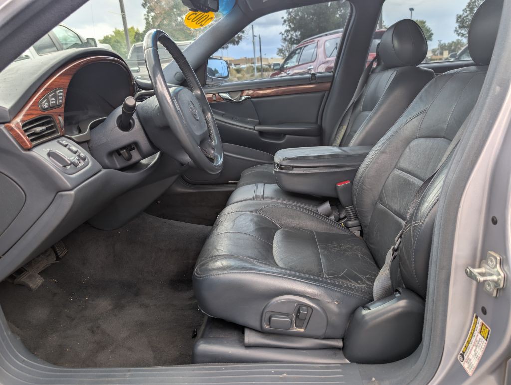 2005 Cadillac DeVille Image 11