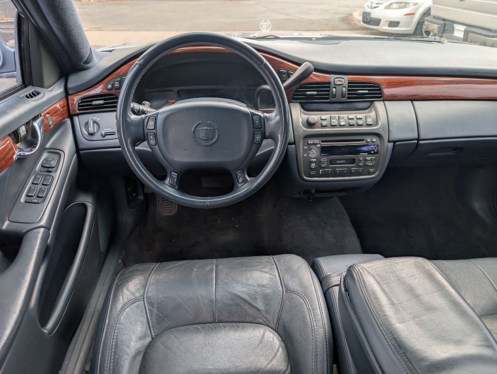 2005 Cadillac DeVille Image 13