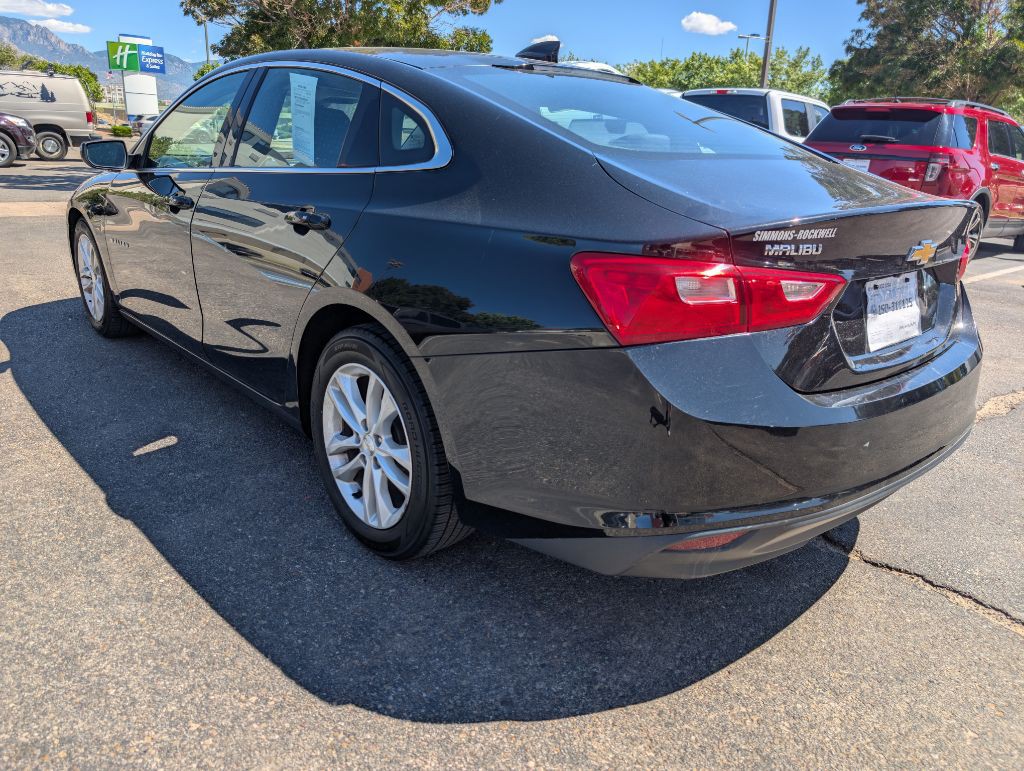 2017 Chevrolet Malibu Image 3