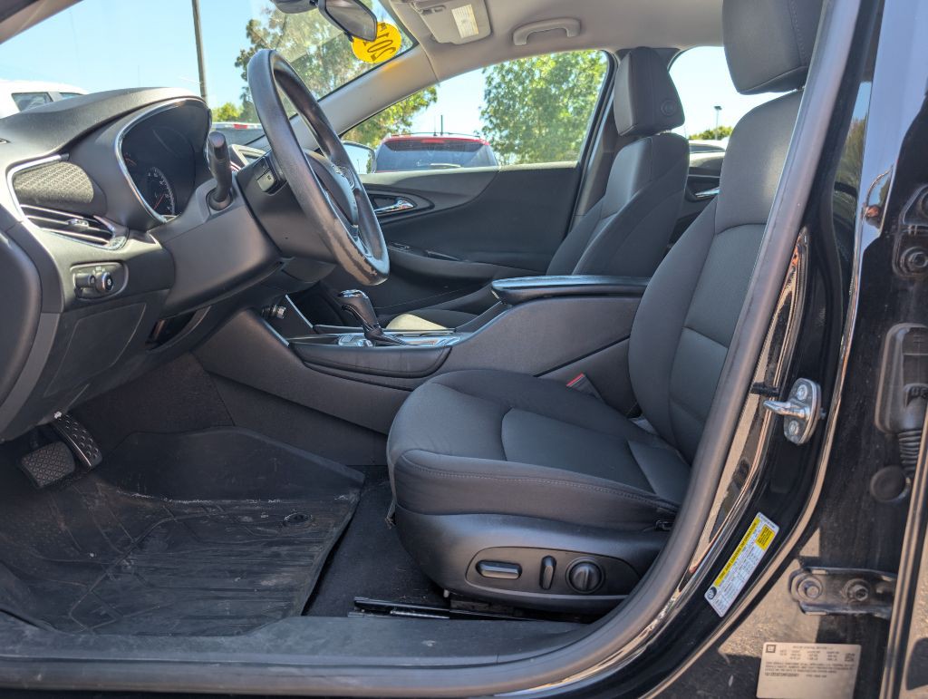 2017 Chevrolet Malibu Image 10