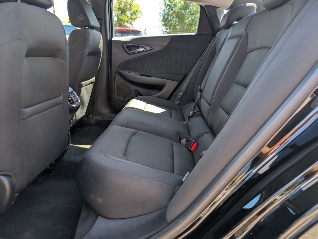 2017 Chevrolet Malibu Image 11
