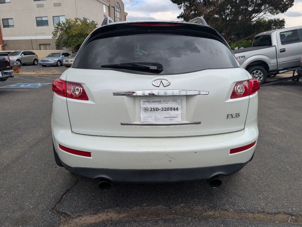 2004 INFINITI FX35 Image 4