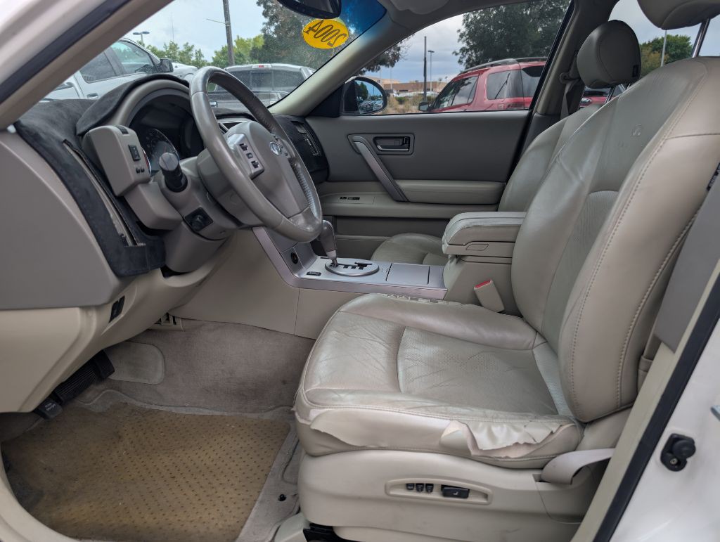 2004 INFINITI FX35 Image 11