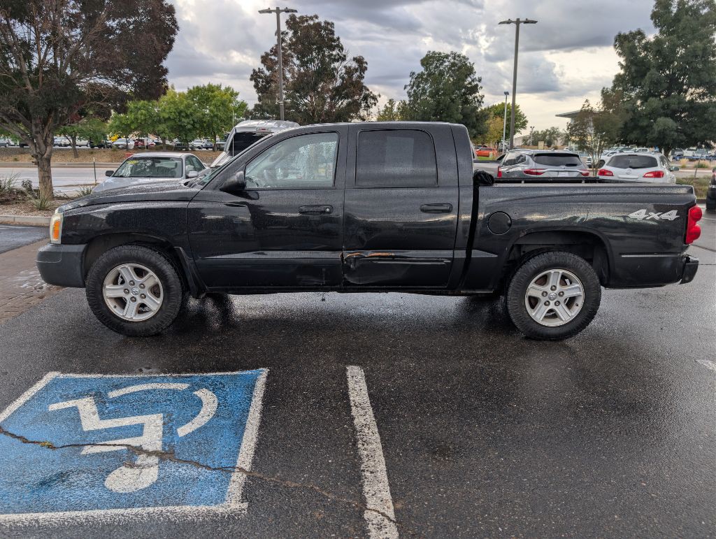 2007 Dodge Dakota Image 2
