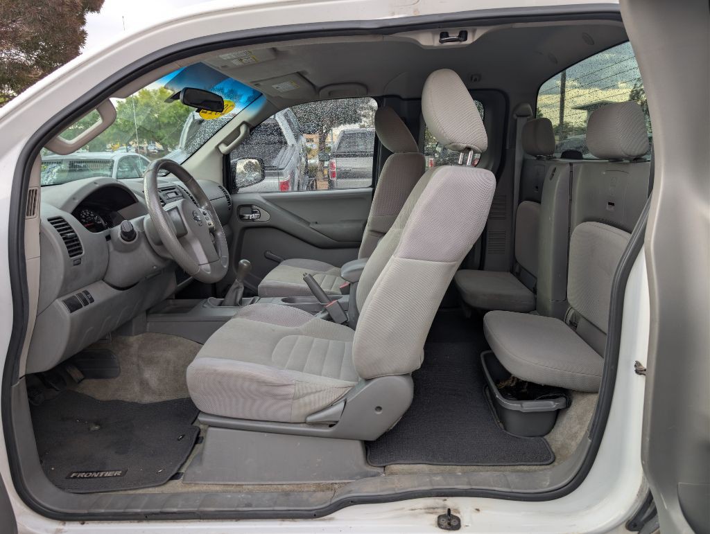 2012 Nissan Frontier Image 10