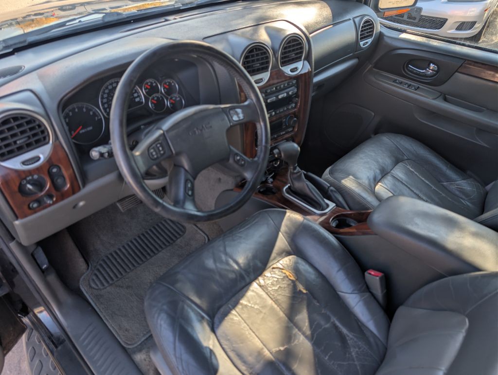 2002 GMC Envoy Image 9