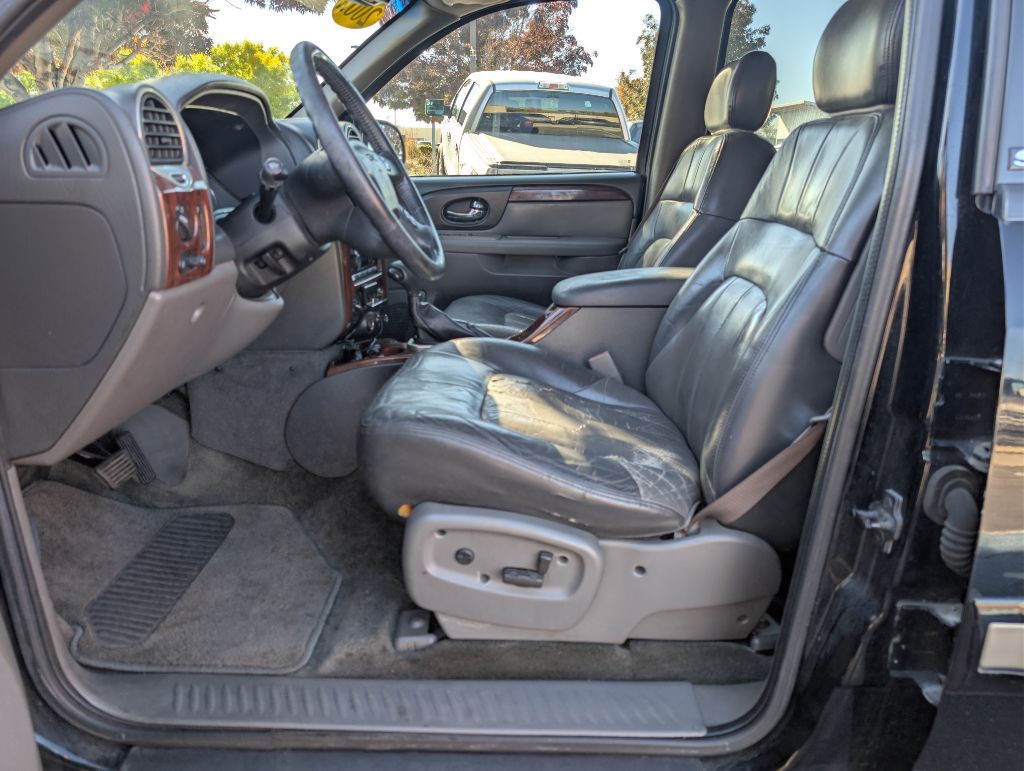 2002 GMC Envoy Image 10