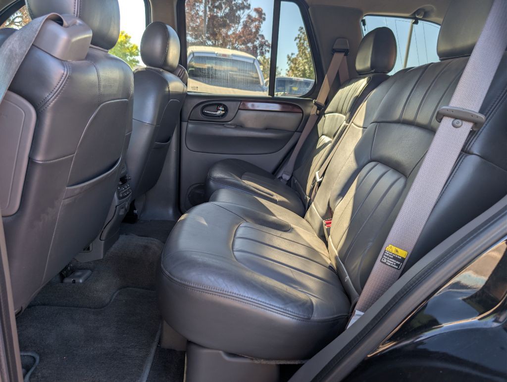 2002 GMC Envoy Image 11