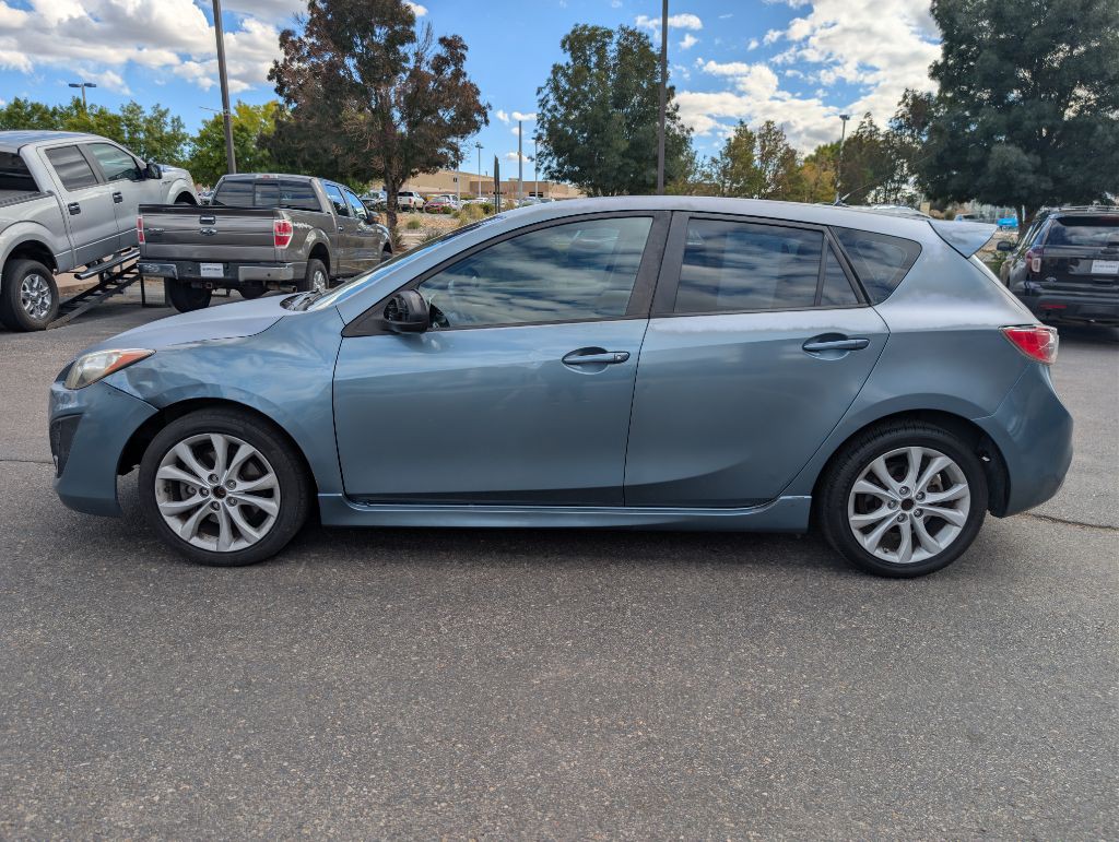 2011 Mazda Mazda3 Image 2