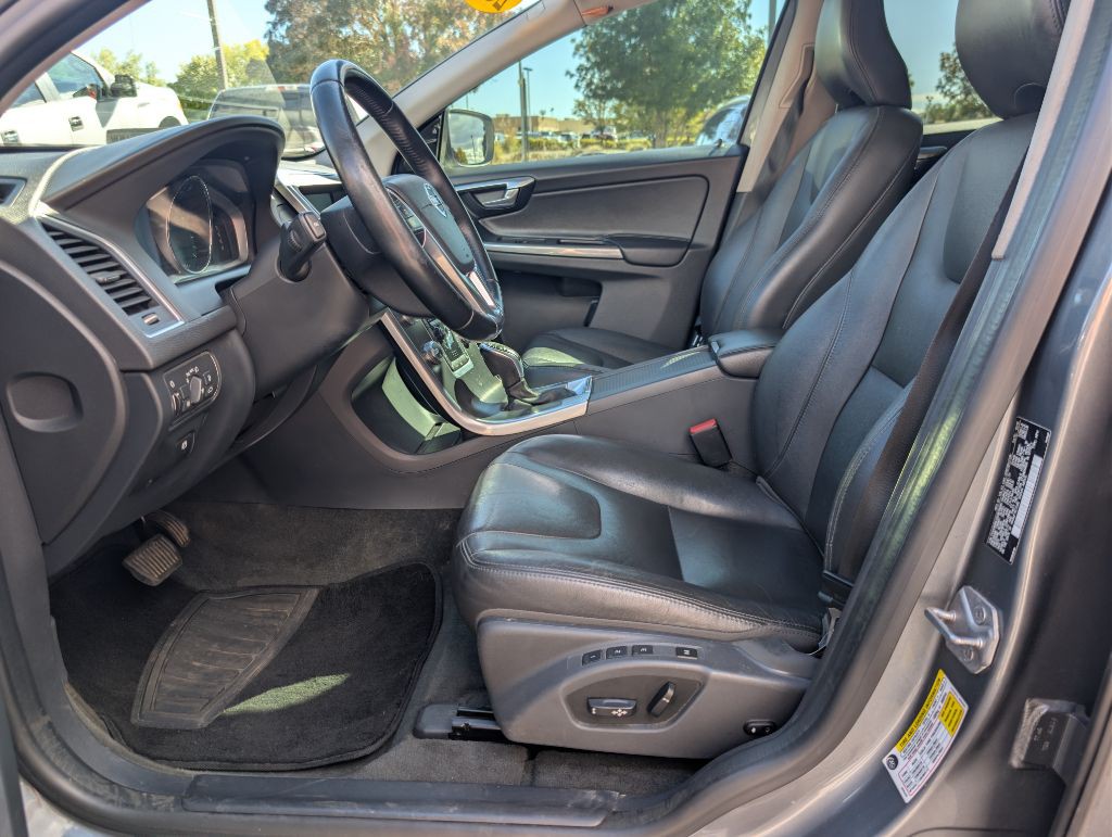 2016 Volvo XC60 Image 10