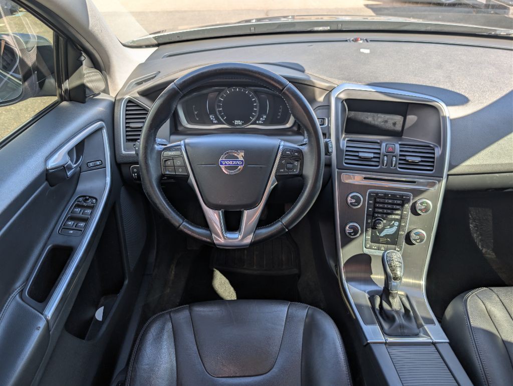 2016 Volvo XC60 Image 12
