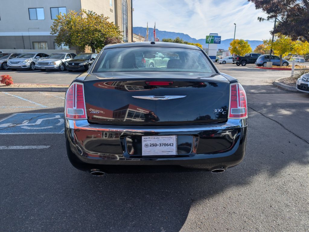 2014 Chrysler 300 Image 4