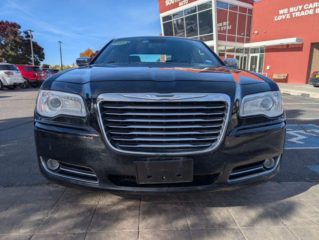 2014 Chrysler 300 Image 8