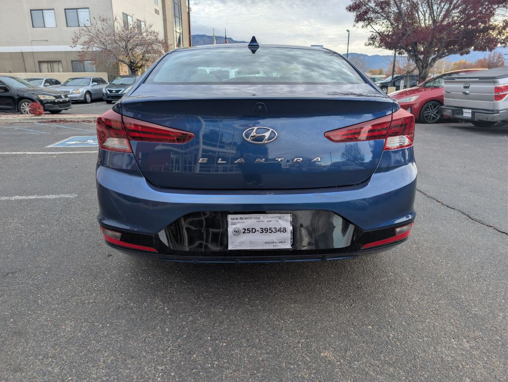 2020 Hyundai Elantra Image 4