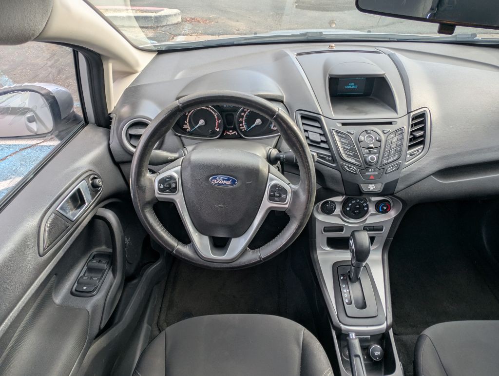 2016 Ford Fiesta Image 12