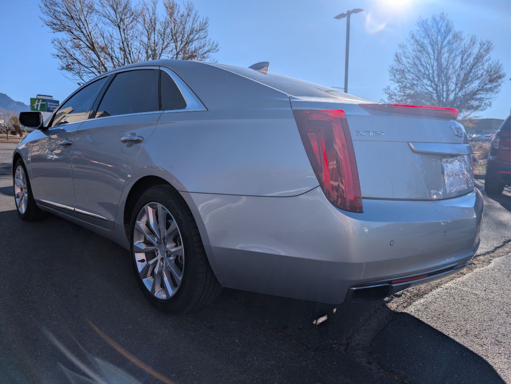 2017 Cadillac XTS Image 3