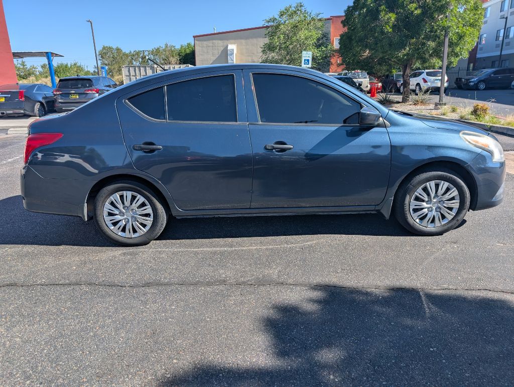 2016 Nissan Versa Image 6