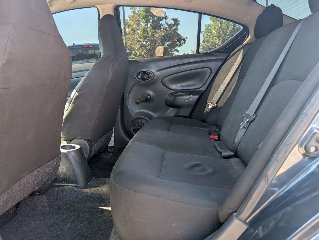 2016 Nissan Versa Image 11