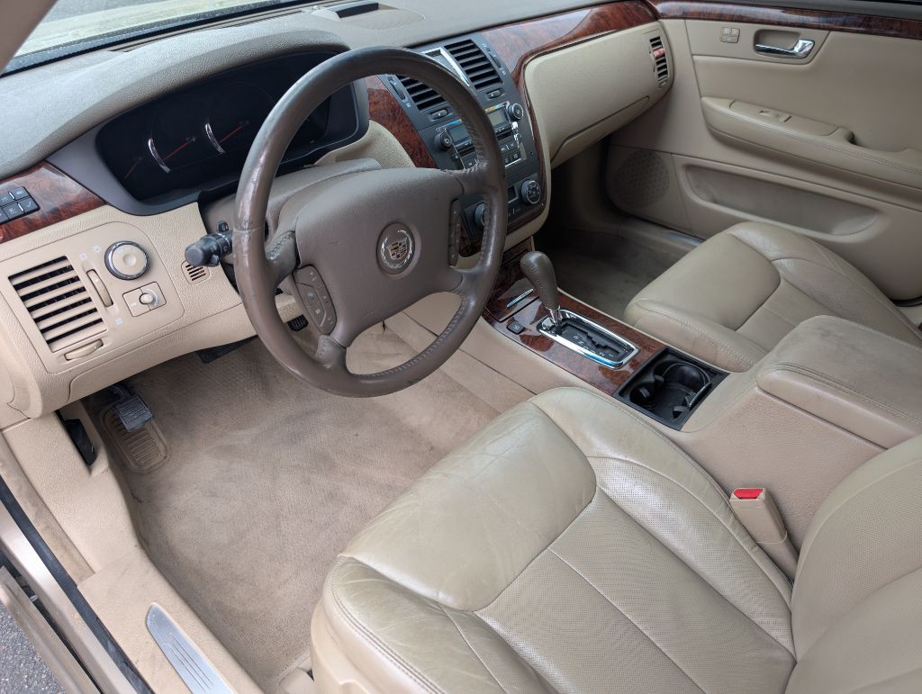 2006 Cadillac DTS Image 8