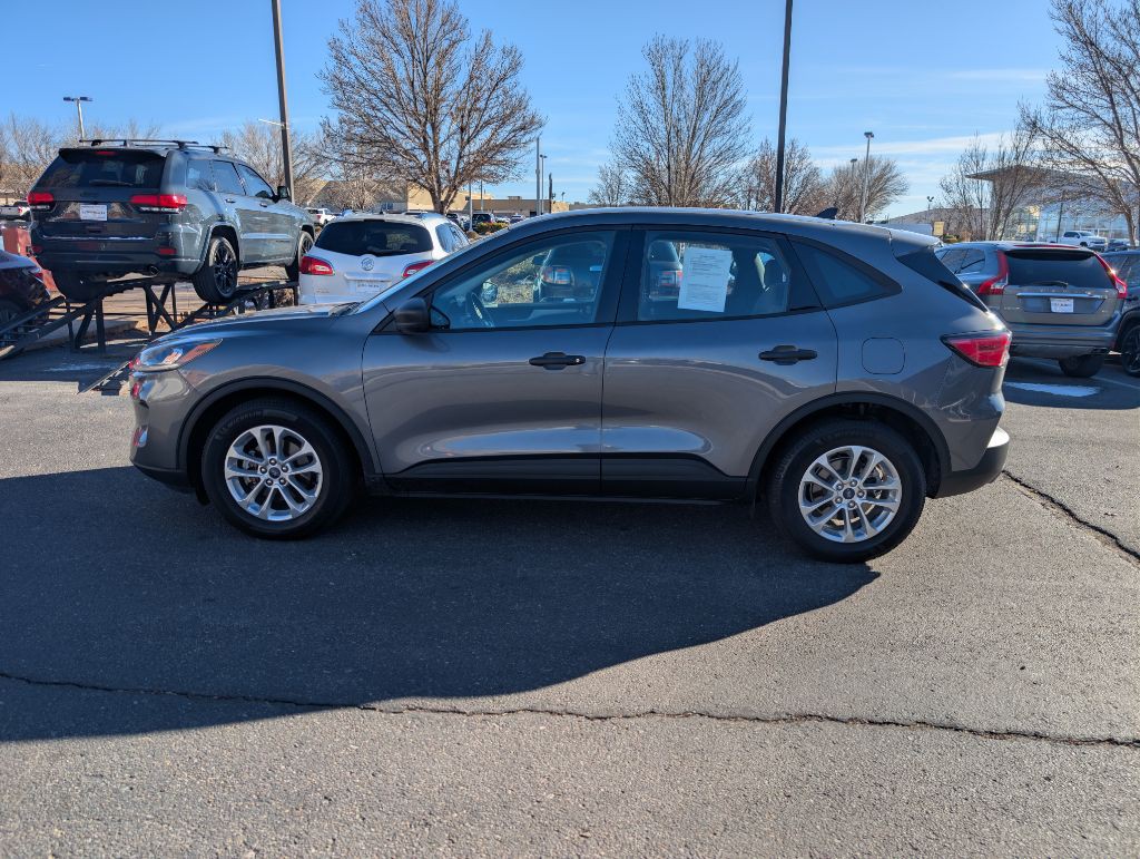 2022 Ford Escape Image 2